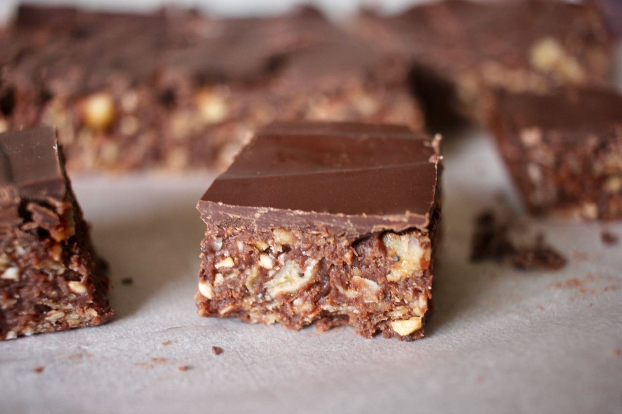 Green Gourmet Giraffe Chocolate Muesli Slice and a Quandong Hazelnut