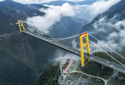  Jembatan yang Ada di Dunia Ini Dibangun di Atas Awan Sungguh Menakjubkan, 8 Jembatan yang Ada di Dunia Ini Dibangun di Atas Awan!