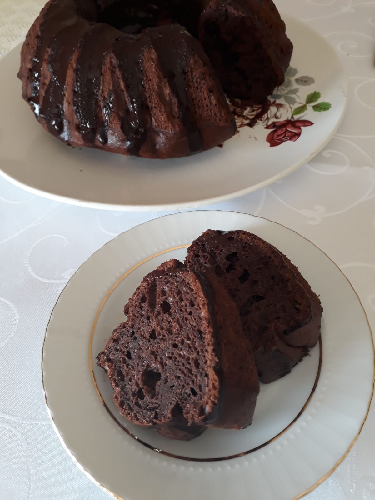 SARI MUTFAK LABNELİ KAKAOLU KEK