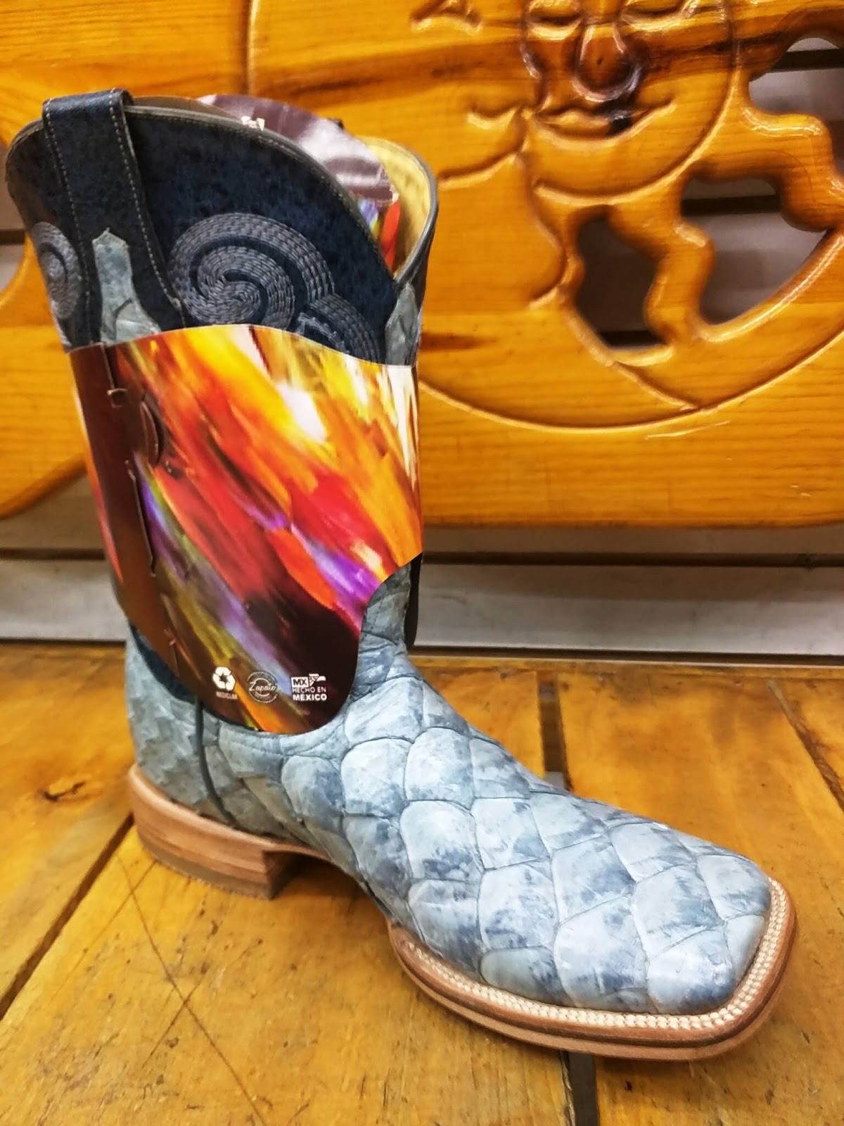 LEONBOOTS: BOTAS EN PIEL DE PESCADO PIRARUCU