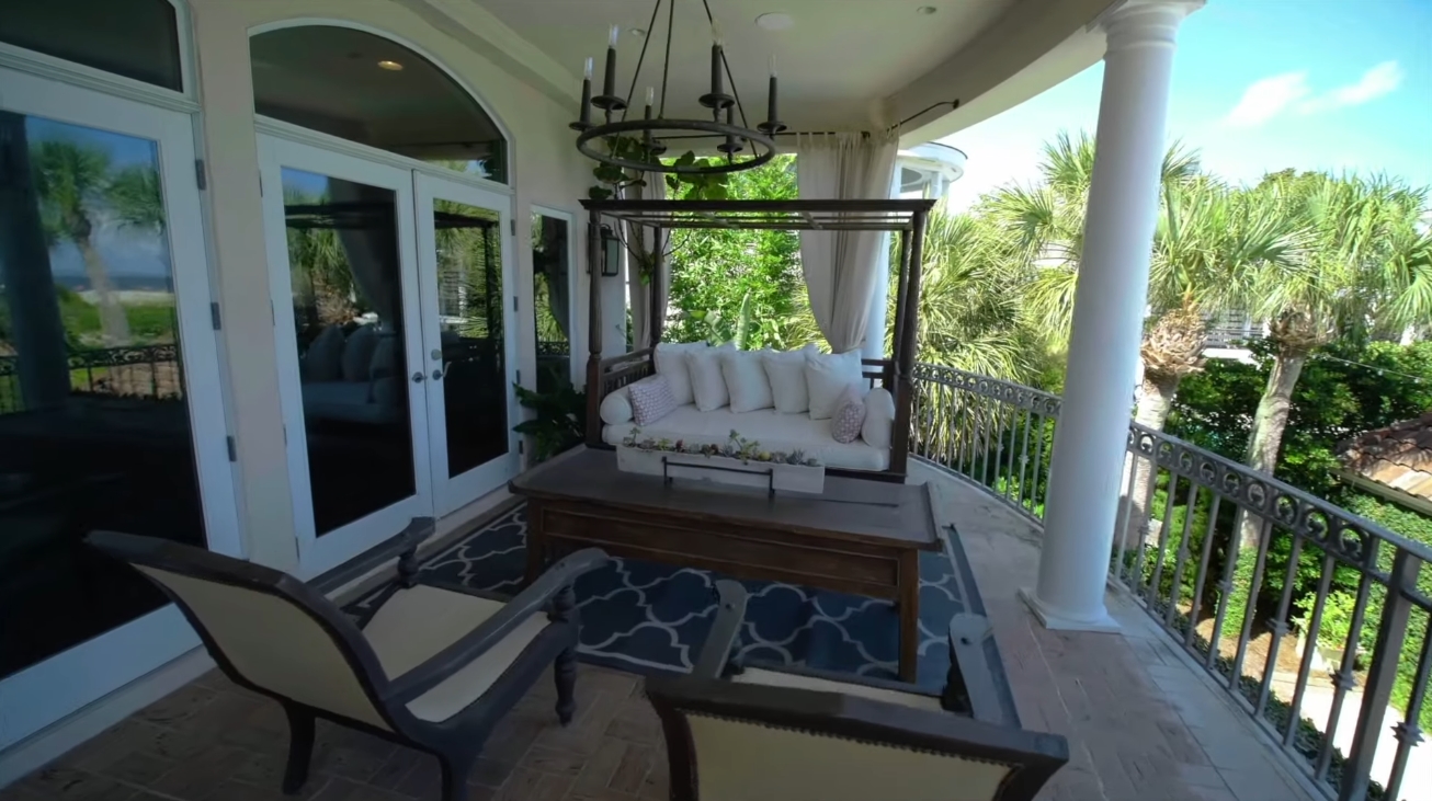 23 Photos vs. 2020 Dixon Lane, St Simons, GA vs. Beachfront Home Interior Design Tour