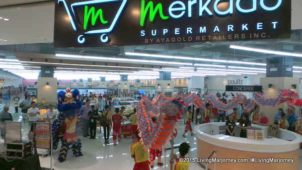 What's Inside Merkado Supermarket In UP Town Center