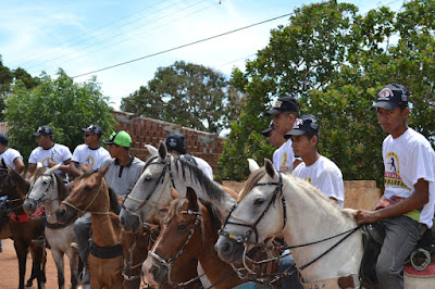 Vaqueiros de Macau e região participam da grande cavalgada no município de Macau que já é tradição