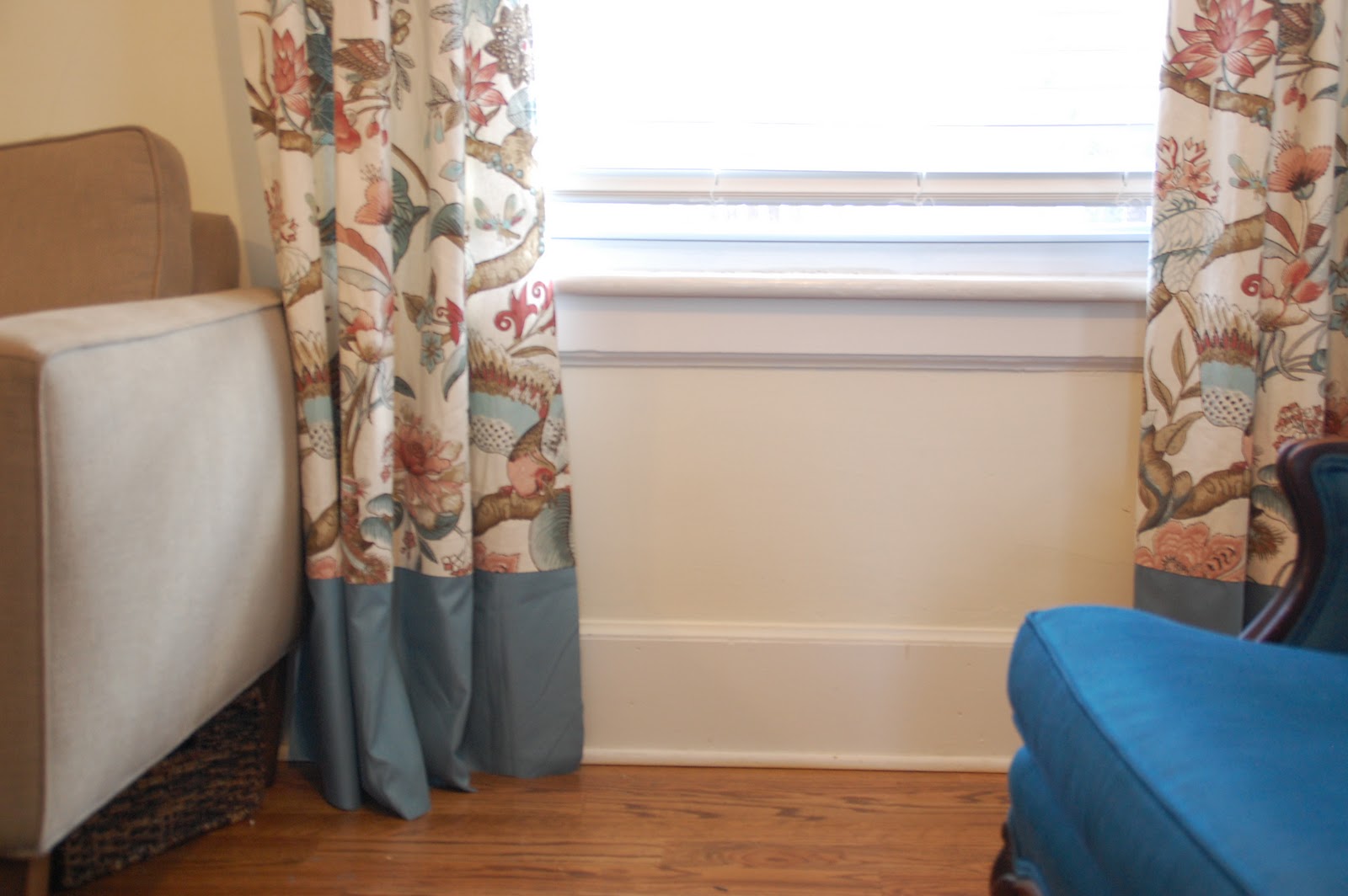 Lisa Moves Lengthening curtains