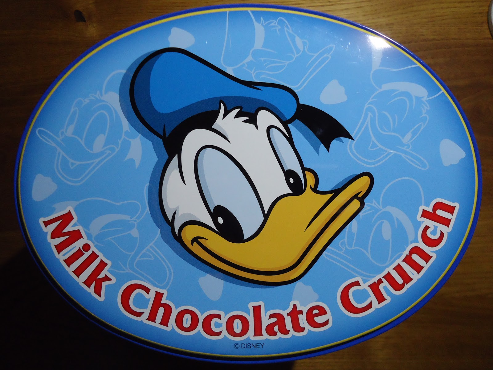 ディズニーのお土産 Tdr お得な超特大 チョコレートクランチ缶 １００粒入 ドナルド フレンズ ユーハイム ぼくのケチリッチな節約日記