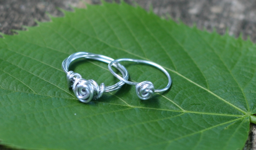 плетеные кольца из проволоки. колечко из проволоки от шампанского. плетеные кольца из проволоки. человечек из проволоки от шампанского. колечки из проволоки.