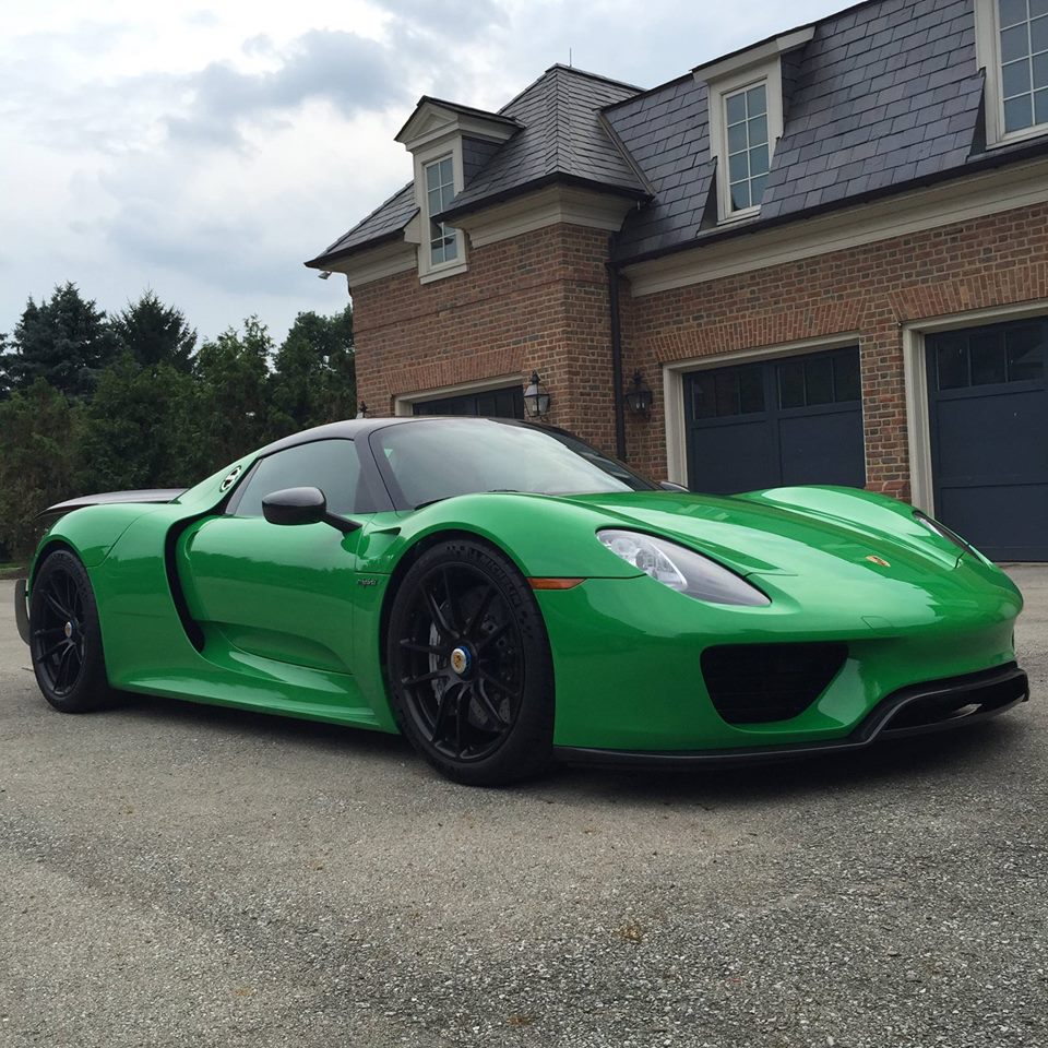 Порше 918 Спайдер зеленый