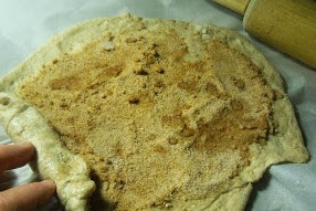 How to roll up Recipe Cinnamon Swirl Bread -