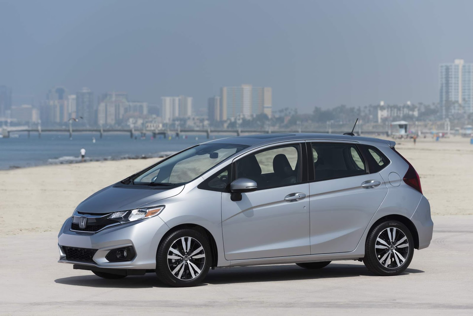 Honda Fit 2018 chega às lojas dos EUA com facelift fotos CAR.BLOG.BR