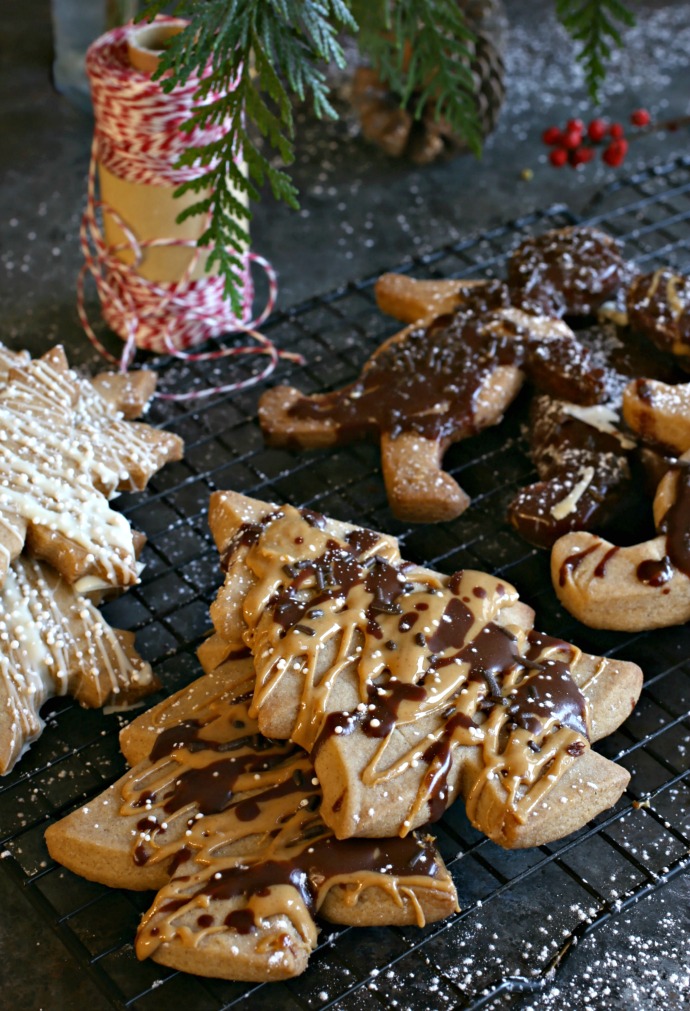 Gingerbread-Shortbread-Cookies-1