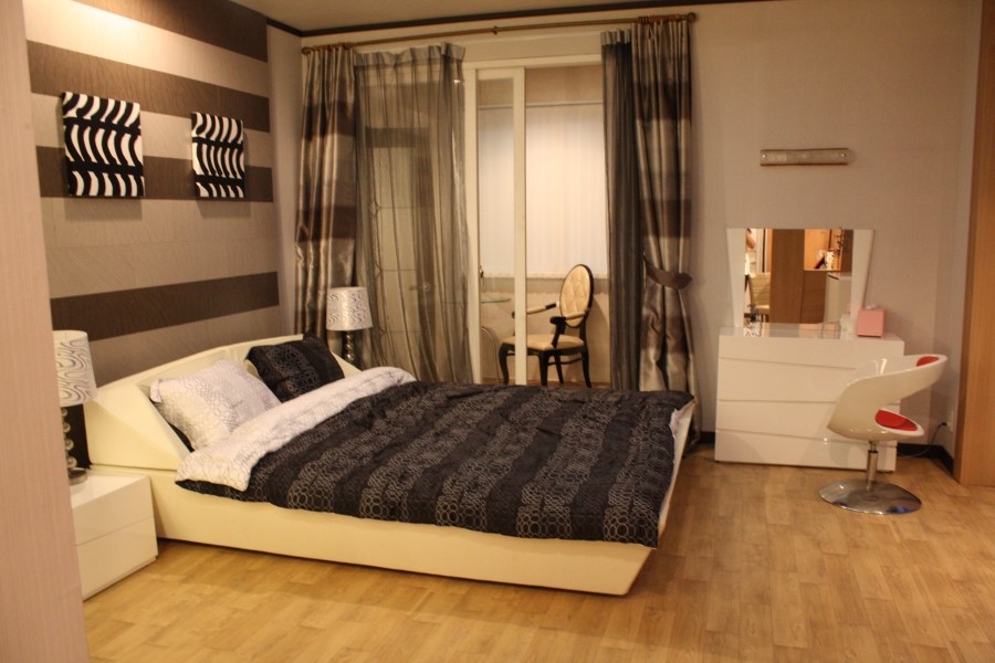 Arranging The Bedroom Space Planning Ideal Home Decor 2012 arranging-the-bedroom-space-planning-ideal-home-decor-2012