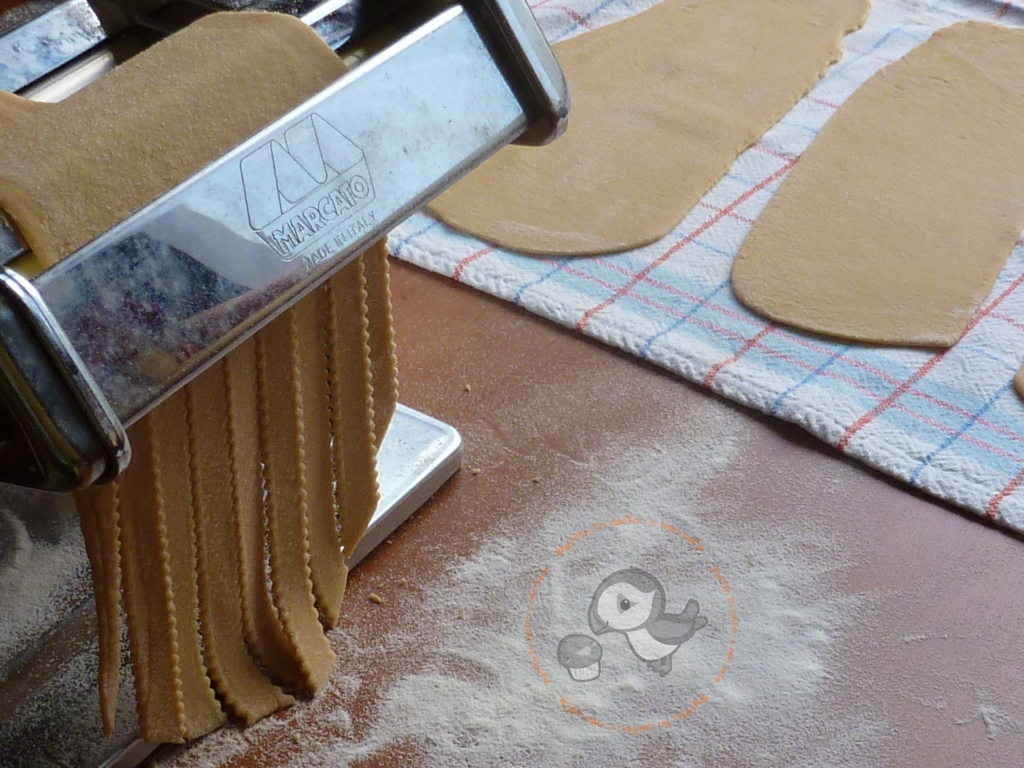 al vino rosso con funghi porcini,salsiccia e noci.....un