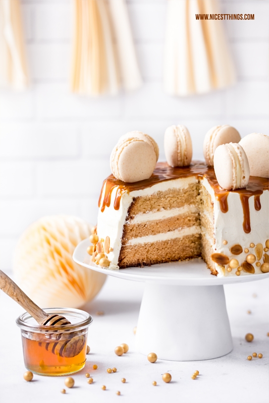 Honigtorte mit Honig Kuchen, Honig Buttercreme, Dulce De Leche, Mandeln, Macarons