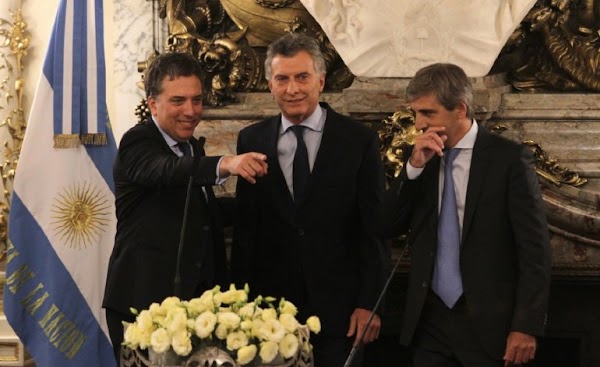 La mitad de la deuda contraída por Macri desde 2016 se fugó: casi U$S100 mil millones La mitad de la deuda contraída por Macri desde 2016 se fugó: casi U$S100 mil millones