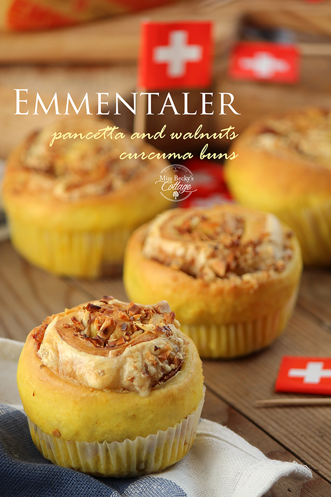 emmentaler, pancetta and walnuts curcuma buns. #noicheeseamo!