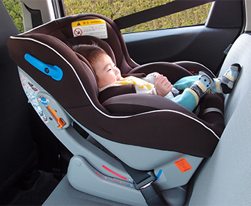 新生児 チャイルドシート 新生児のチャイルドシートの乗せ方とは？付け方や正しい向き、注意点も解説