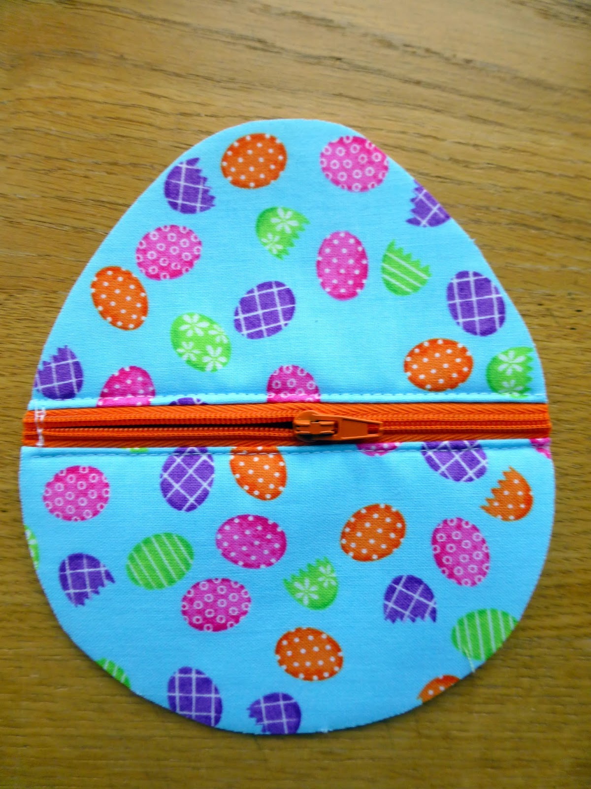 Easter Egg Zippy Pouches Tutorial Just Jude Designs Quilting