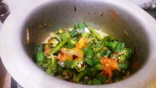cook-fried-bhindi