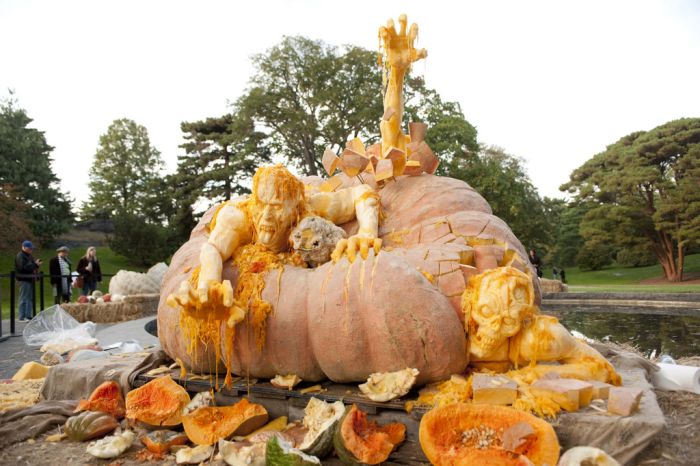 Pix Grove World s Largest Pumpkin Carving Pix Grove World s Largest Pumpkin Carving