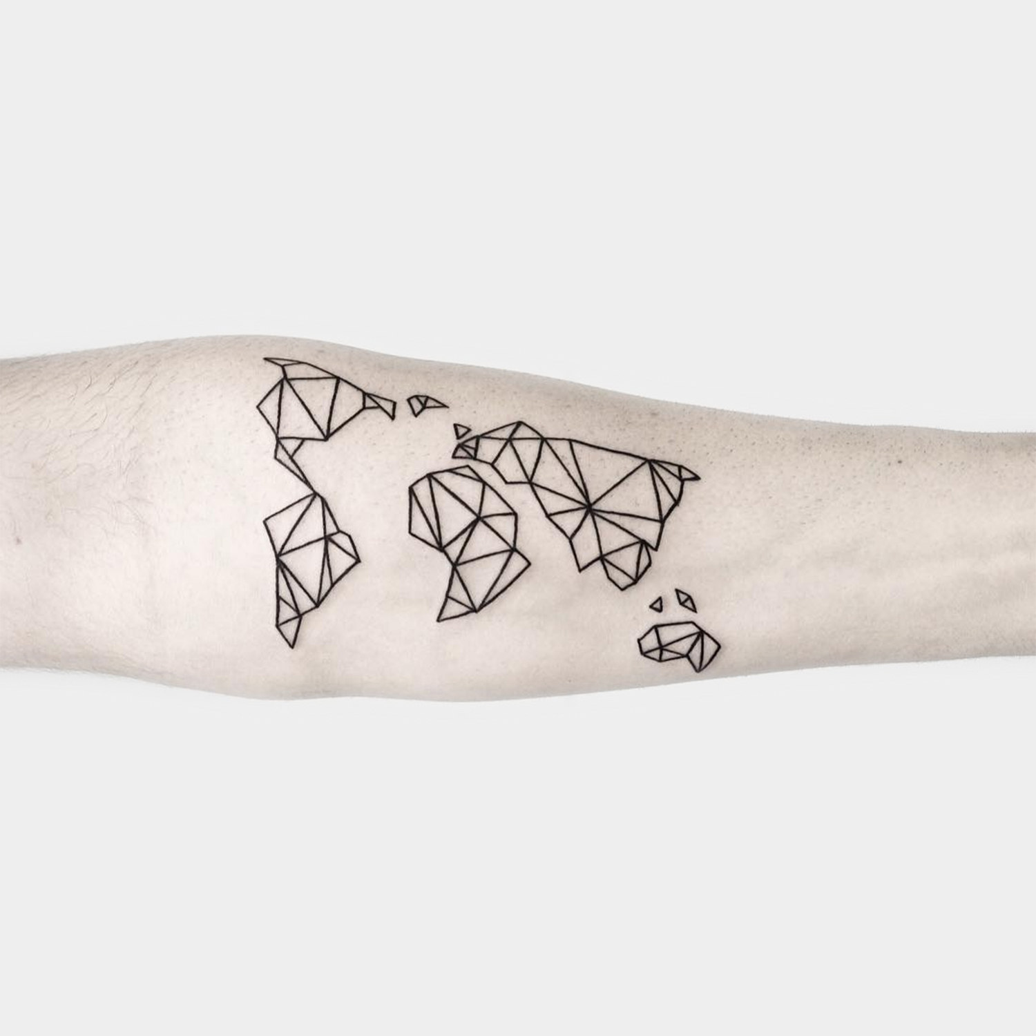 Tatuagem geométrica mapa