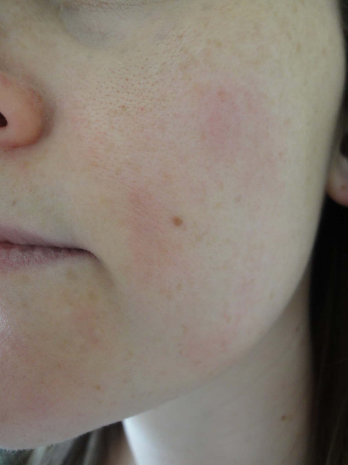 Beau Flutterby Neal's Yard Rehydrating Rose Moisturiser Review