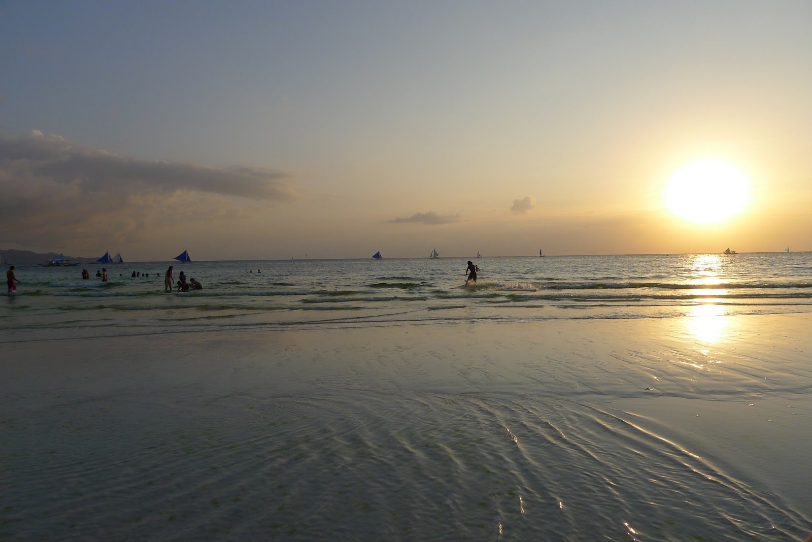 Boracay morning, sunset and evening walks | Tina Villa