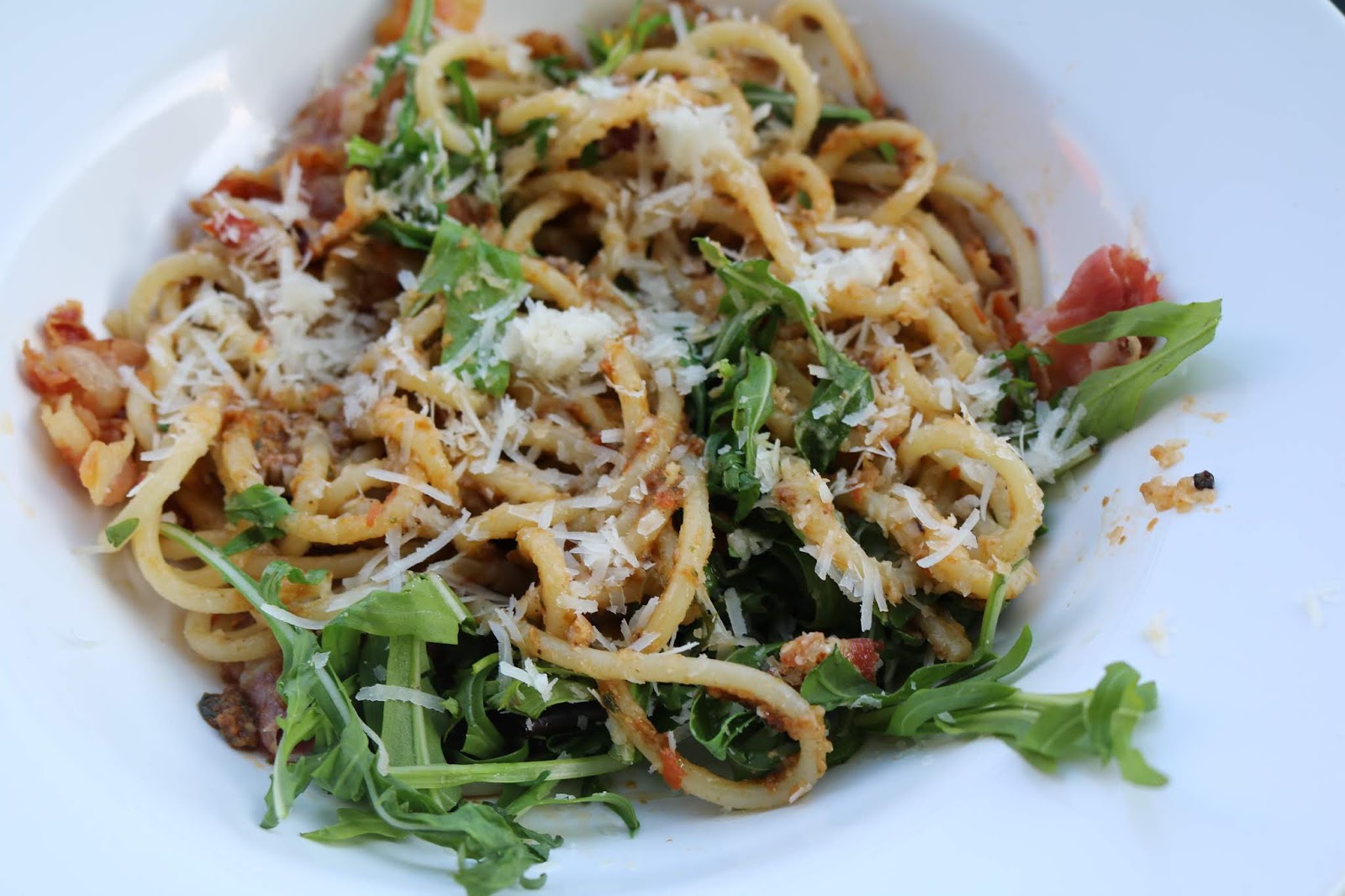 Spaghetti mit Pancetta und Pesto Rosso