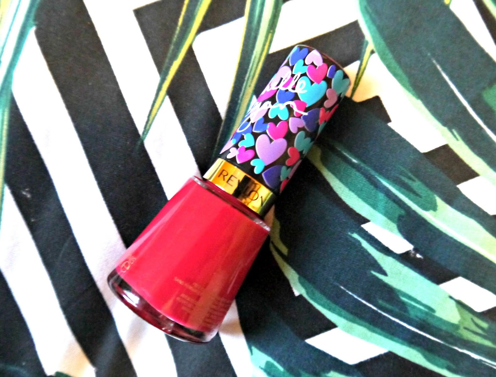 REVLON 'CHERRIES IN THE SNOW' NAIL POLISH + LIPSTICK Good Golly Miss