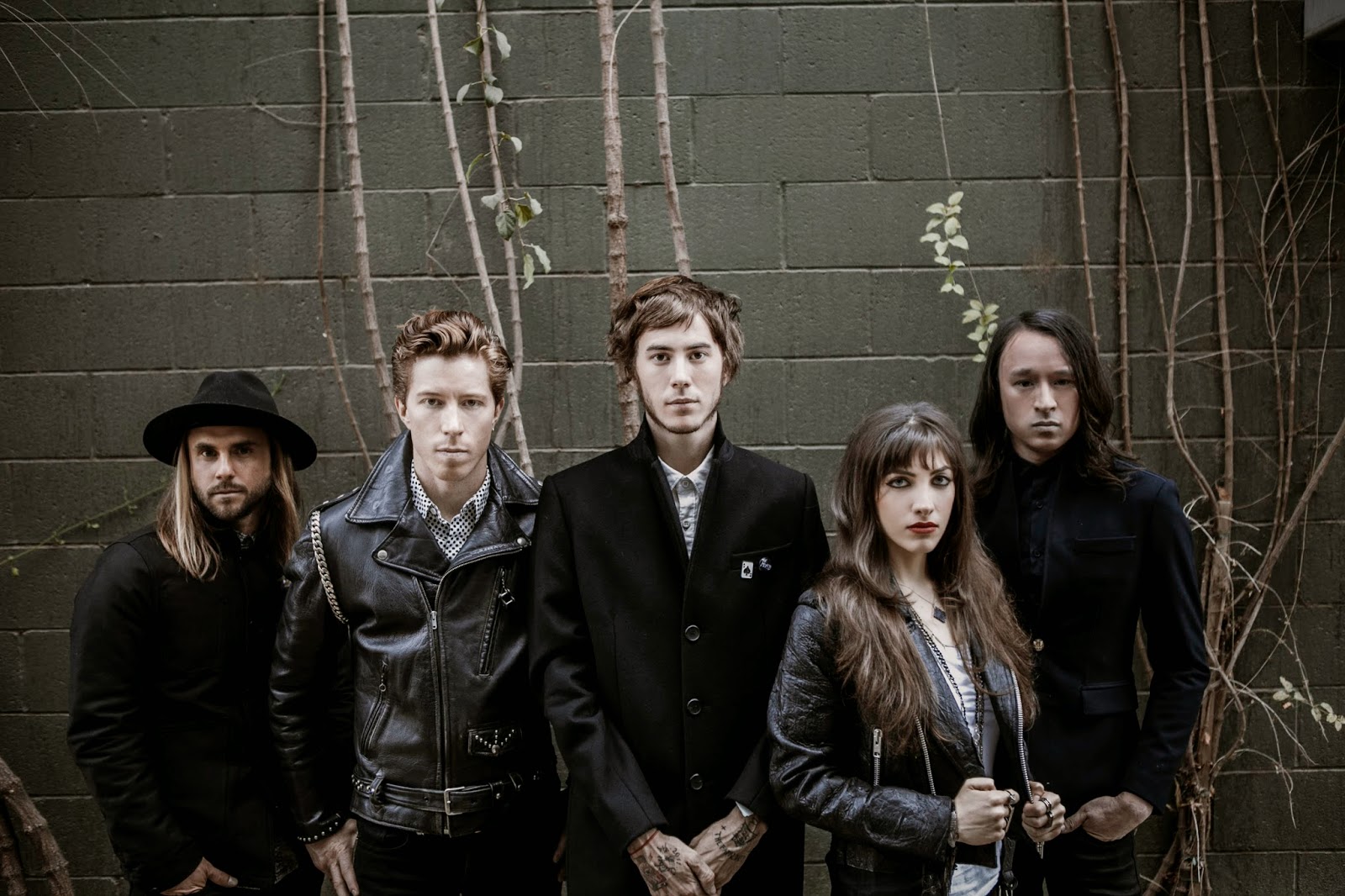 Who's bad - michael jackson tribute band musician. Arctic flowers band. Bad wolves вокалист. Bad randoms рок группа. солист группы bad wolves.