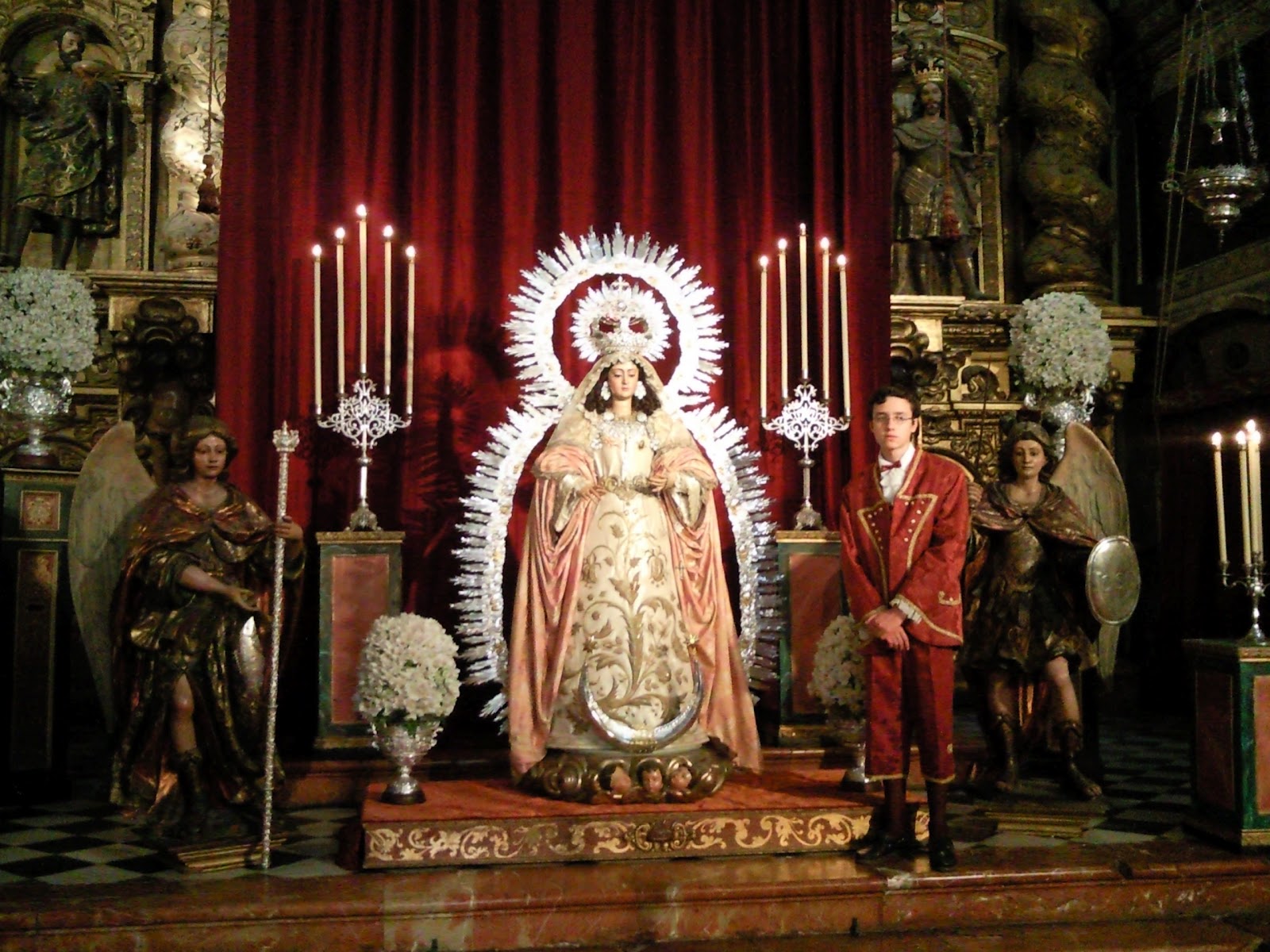 Hermandad de la Sagrada Cena BESAMANOS A NUESTRA SEÑORA DE LA ENCARNACIÓN