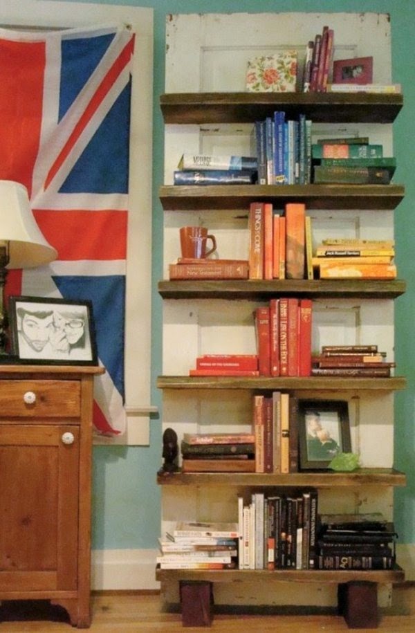 Reuse your old doors – cool decorations and DIY furniture