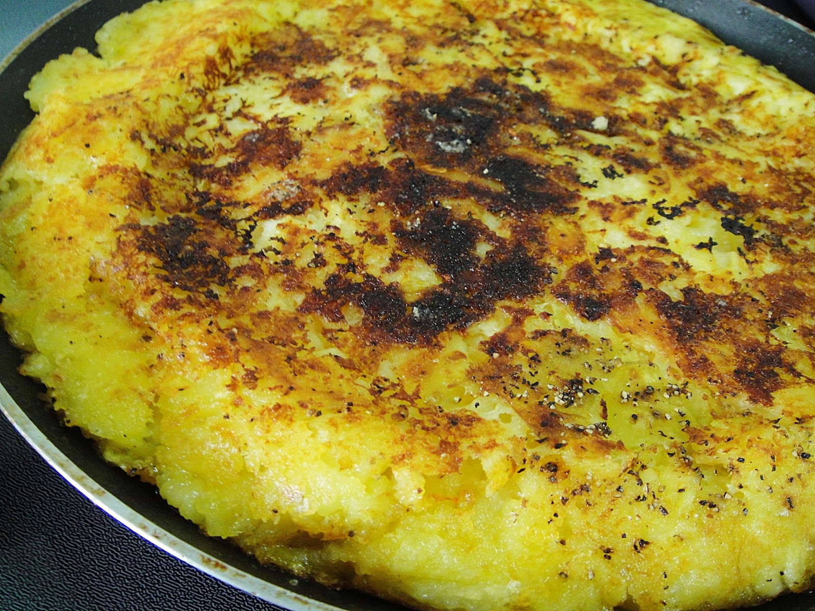 Maryam's Culinary Wonders: 993. Cheese Stuffed Potato Rosti