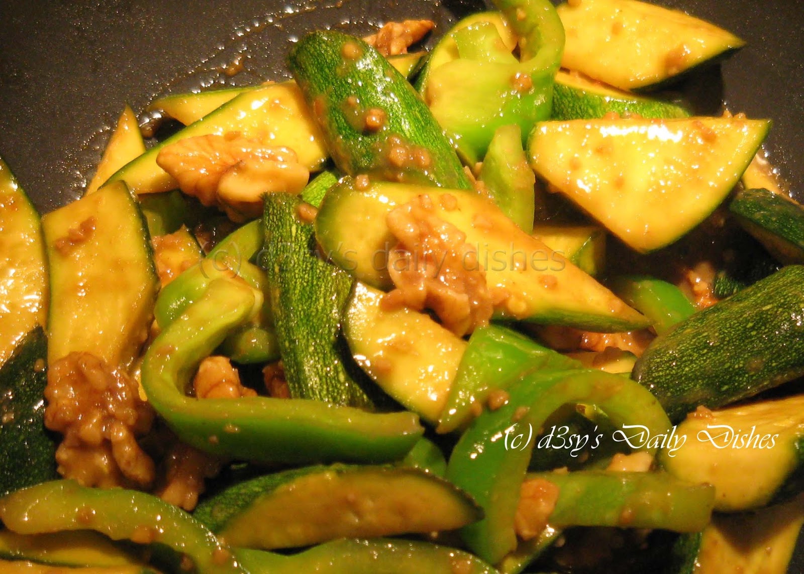 d3sy's Daily Dishes Easy Spicy Zucchini and Green Bell Pepper StirFry