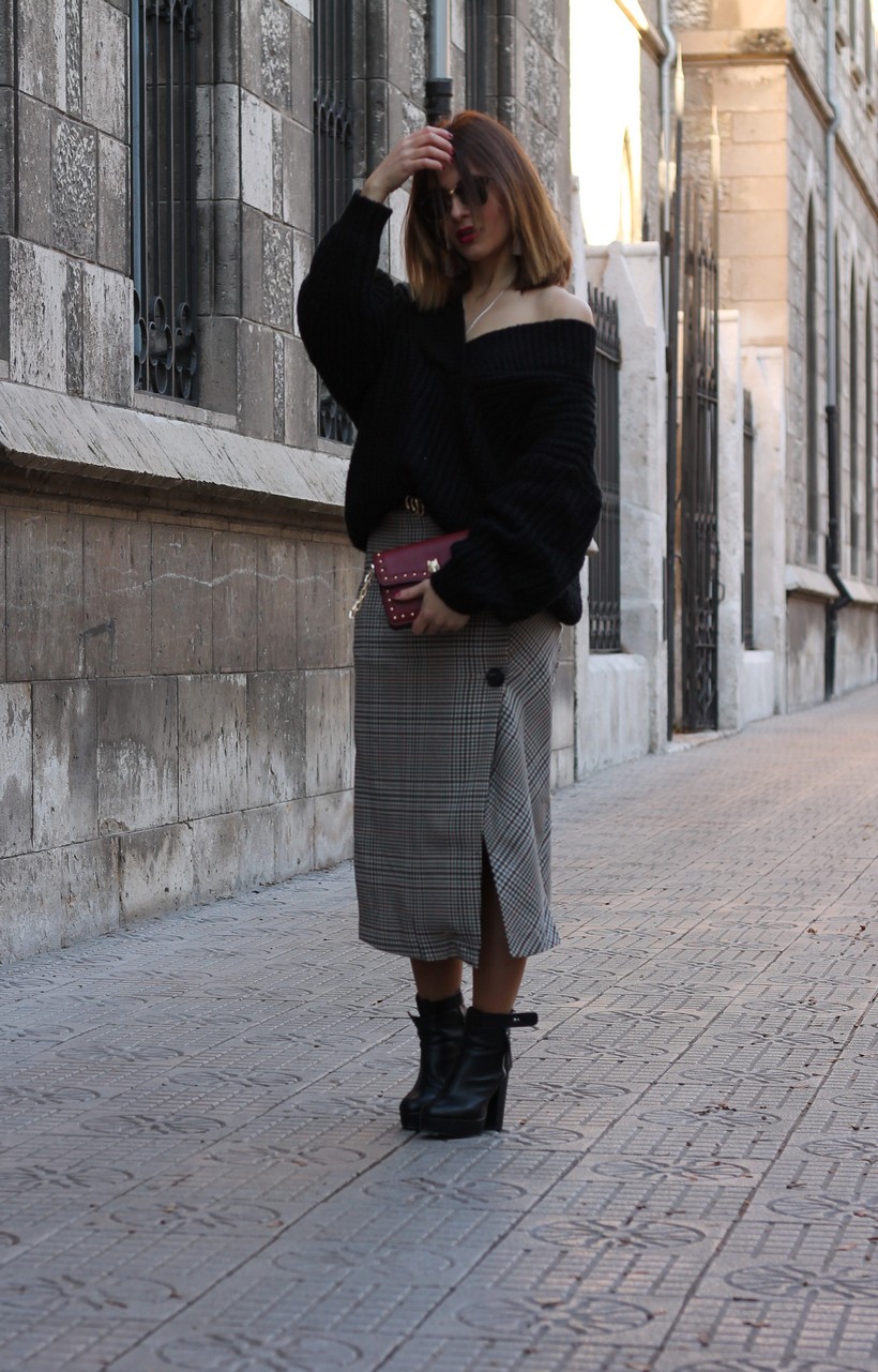 Widest Color Variety: Uniqlo Cashmere Sweater