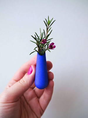 Joya impresa en 3D integrada con planta viva en miniatura
