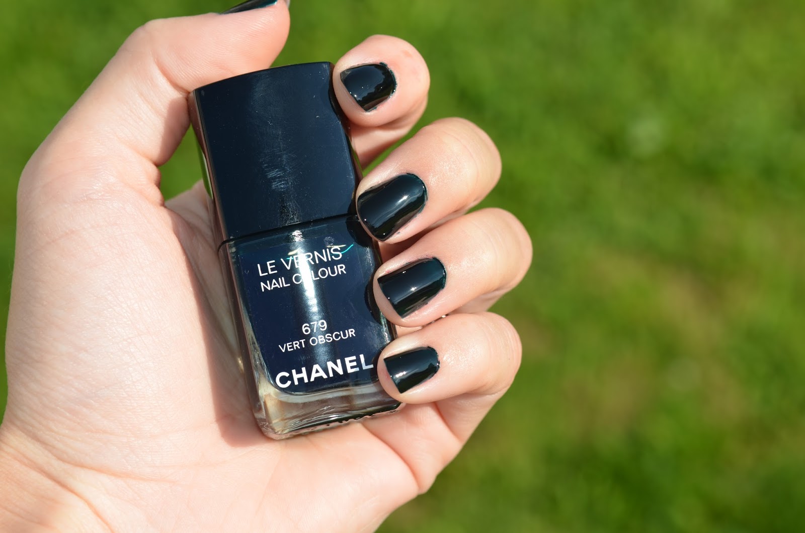 Chanel Fall 2015 Nail Polish: Ecorce Sanguine, Vert Obscur & Chataigne | By  Georgia Grace