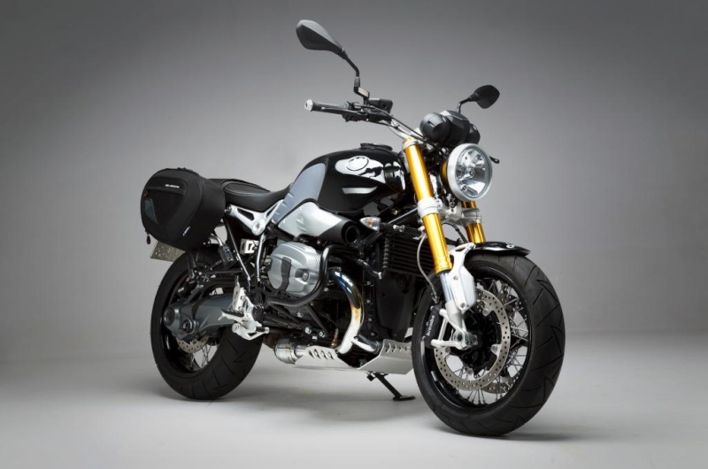 BMW R Nine t посадка