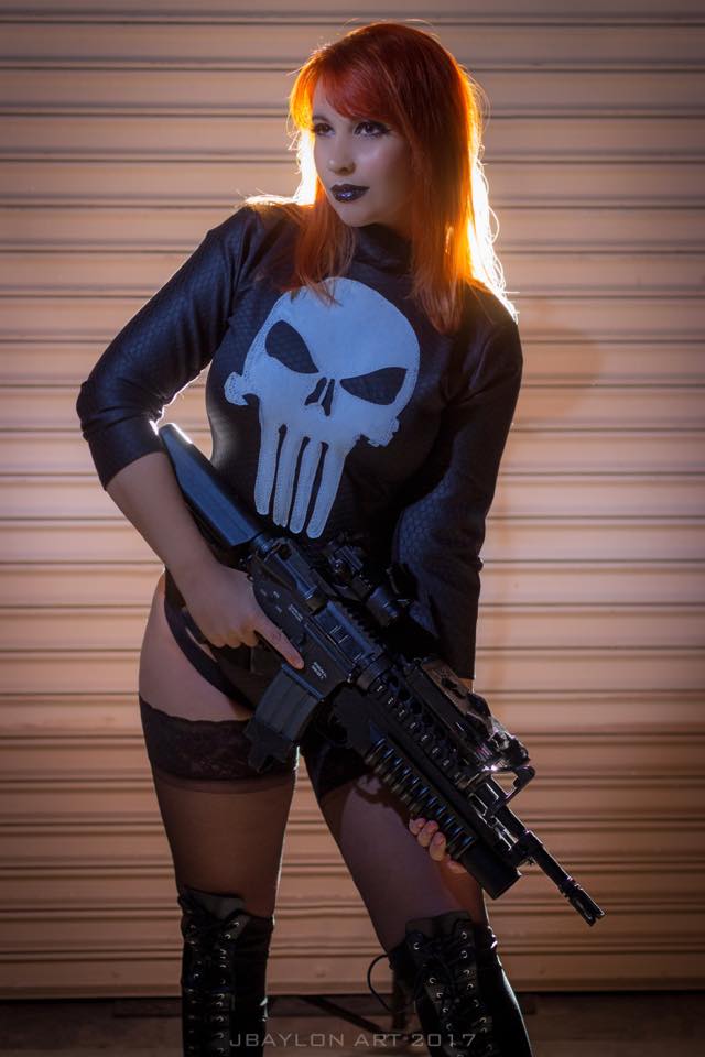 девушка каратель персонажи. девушка каратель. девушка каратель косплей. Marvel каратель девушка. марвел каратель rule 63.