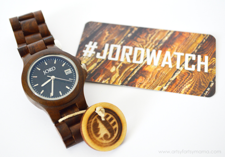 JORD Wood Watch Review at artsyfartsymama.com #JordWatch