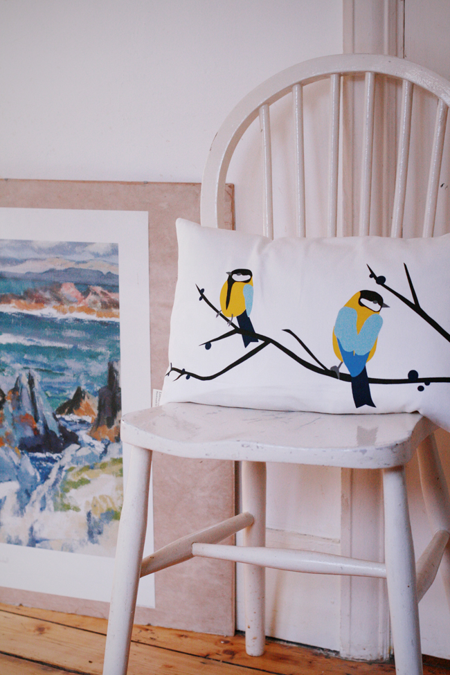 A Late Christmas Present – Lorna Syson Cushion – Kitchen Inspiration