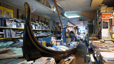 Bookstore Acqua Alta em Veneza