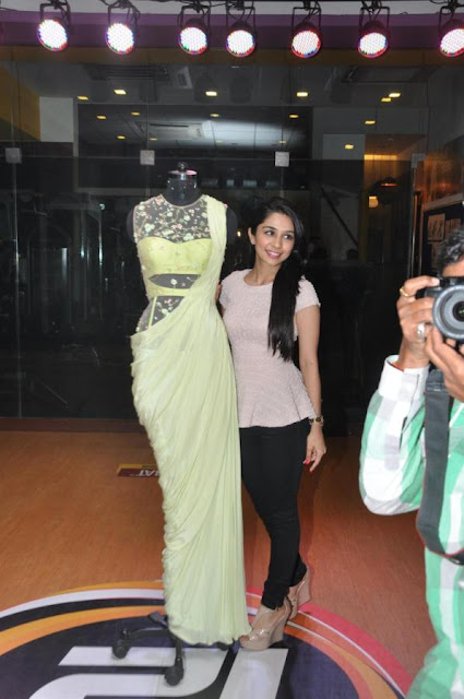 Raveena unveils Sonaakshi Raaj's couture line 'From Eden With Love'
