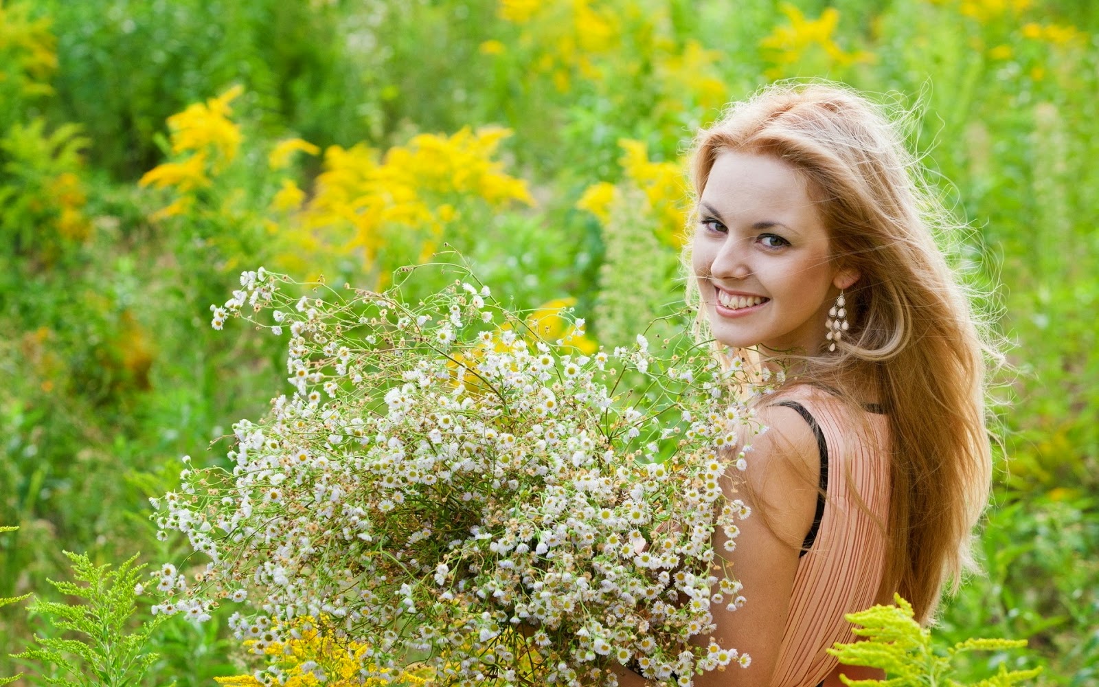 Beautiful Girls And Flowers And Wild Nature The Most Beautiful Women