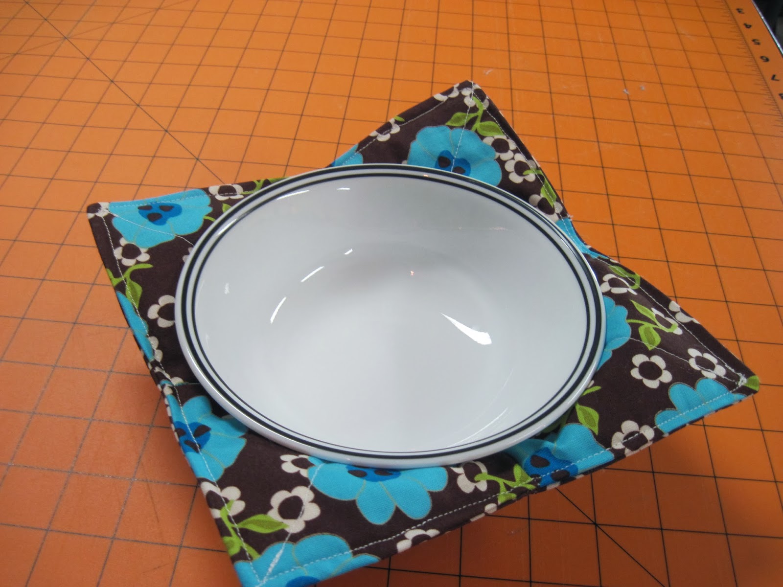 jean-s-quilting-page-microwave-bowl-potholder