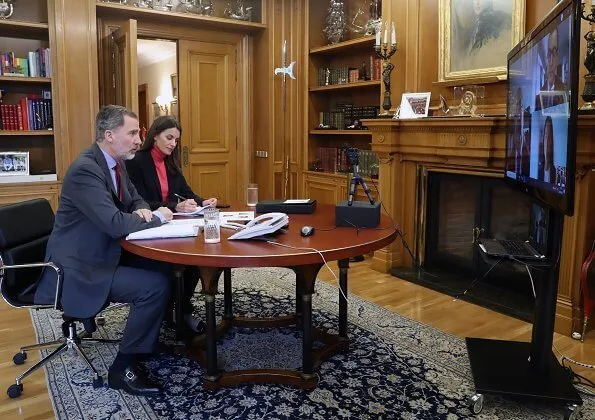 President of the Spanish Federation of Associations of Deafblind People, Francisco J Trigueros. King Felipe and Queen Letizia