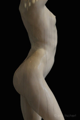 sculpture, fille nue, petits seins, 