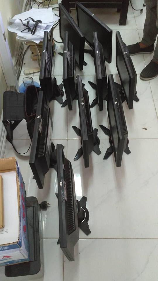 Cara Memperbaiki Monitor Acer Mati Hidup atau Mati Total ZMA Teknologi