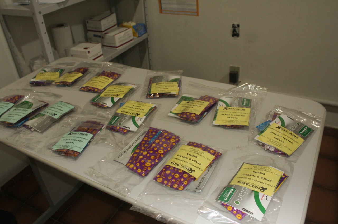 Saúde distribuiu kits de prevenção contra DST/AIDS durante o Carnaval