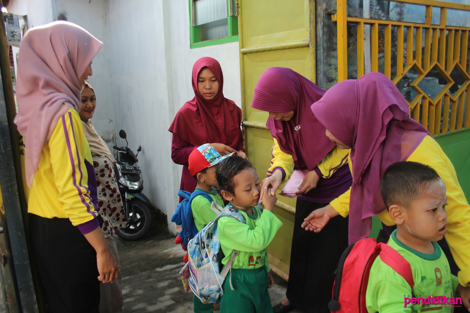 Kelompok Bermain Arofah Pembelajaran Multi-Bahasa