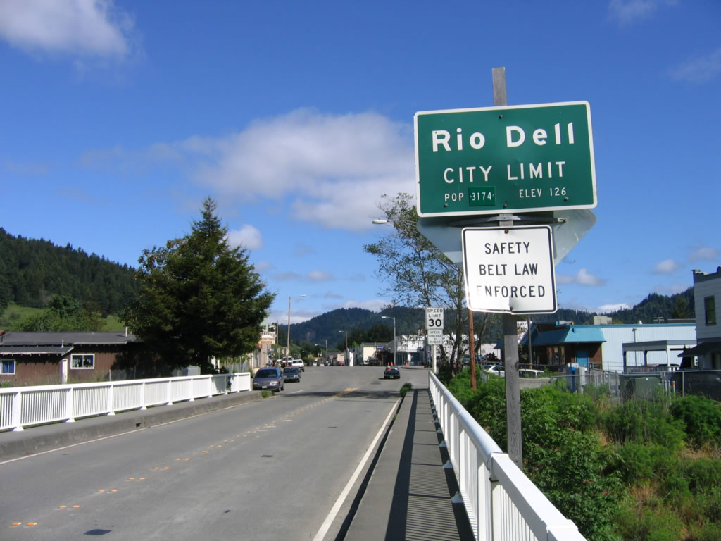 Words Worth Man cuffed and put in unmarked gold sedan, authorities in